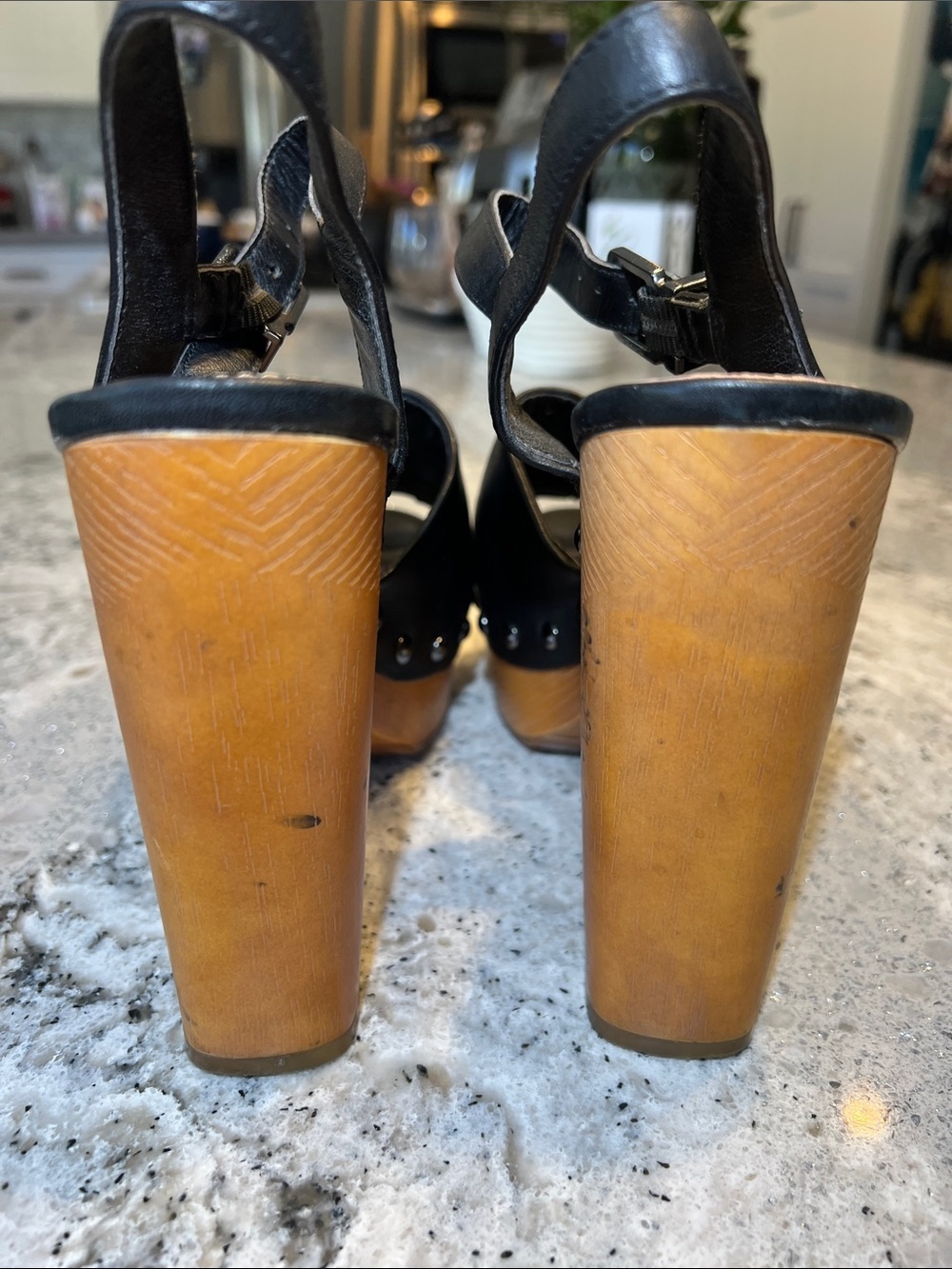 Gianni Bini Meri-Cana Studded Black Leather Wood Platform Sandals 7.5 EUC - Picture 6 of 12